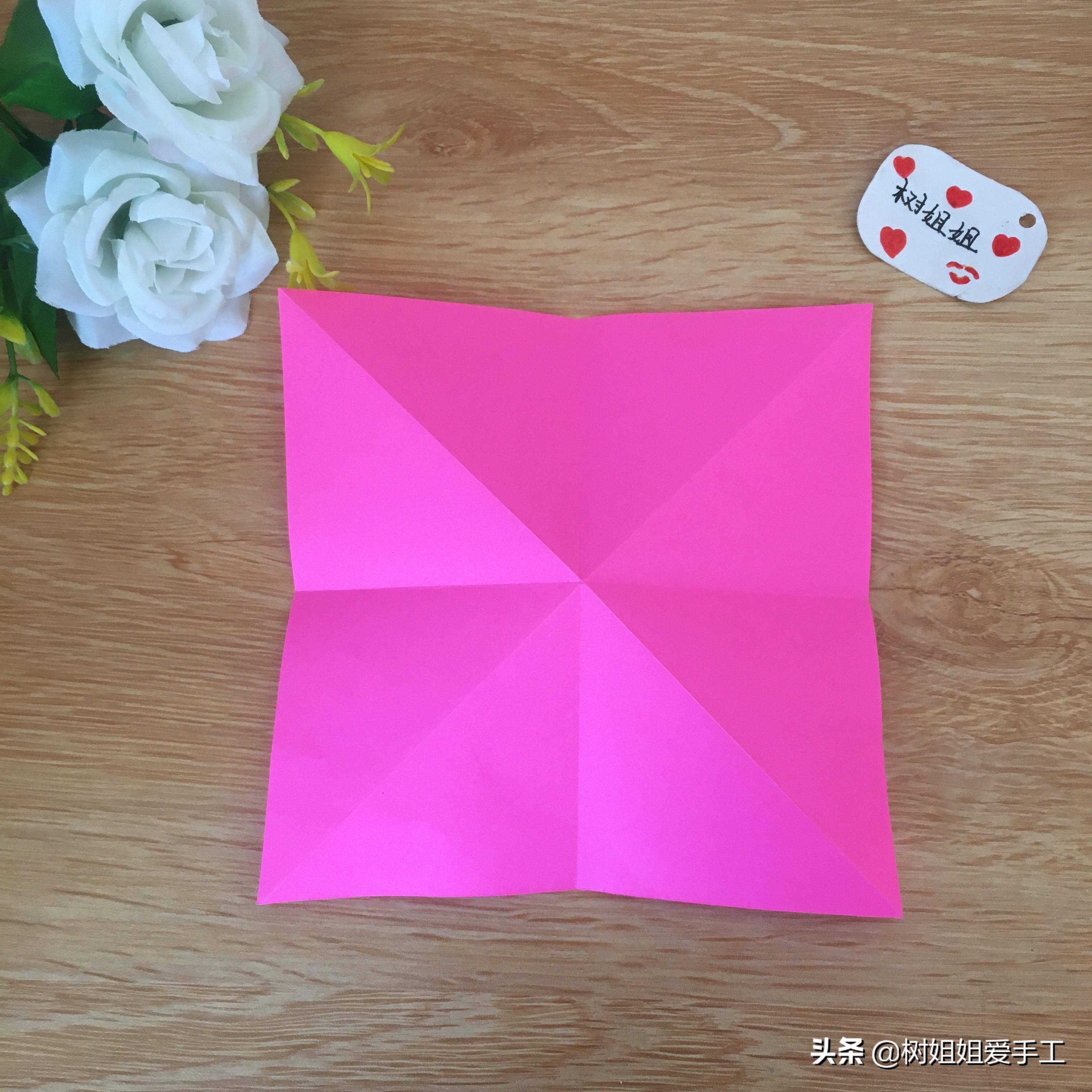 莲花怎么折_(纸折莲花的做法)