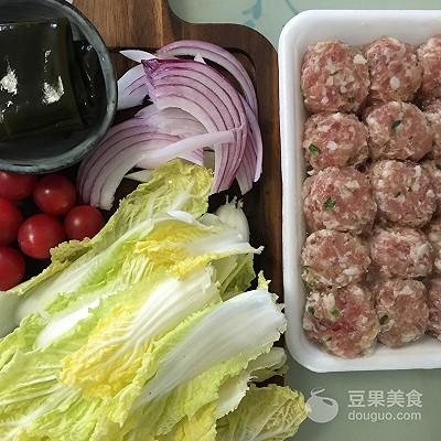 肉丸蔬菜汤怎么做(肉丸蔬菜煲的做法)