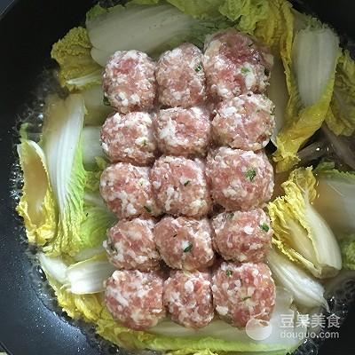 肉丸蔬菜汤怎么做(肉丸蔬菜煲的做法)