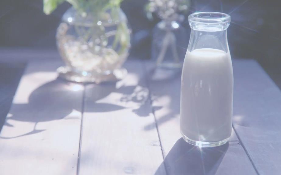 牛奶的功效与作用价值(常喝纯牛奶对身体有什么好处)