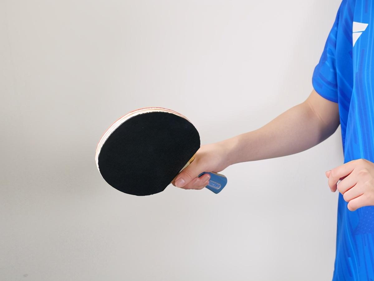 乒乓球横拍正确握拍的方法(乒乓球横拍握法图解)