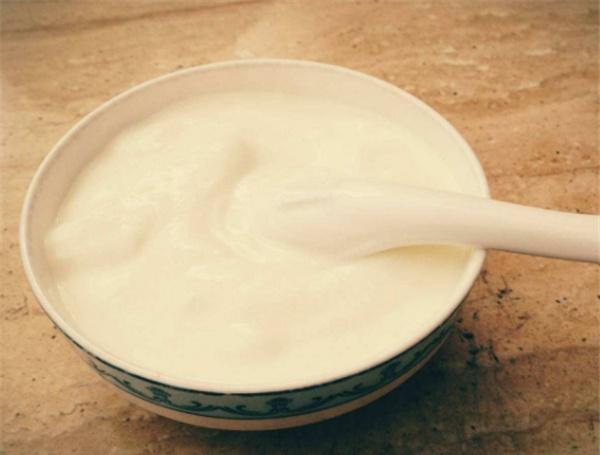 在家用酸奶机做酸奶的制作方法(用酸奶做酸奶的制作方法)