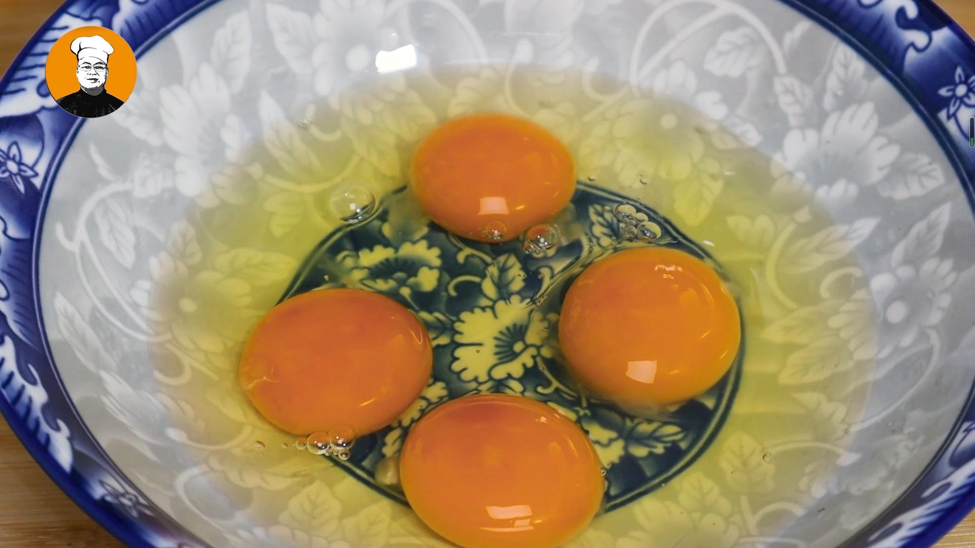 青椒鸡蛋怎么炒好吃家常做法(饭店青椒炒鸡蛋的做法)