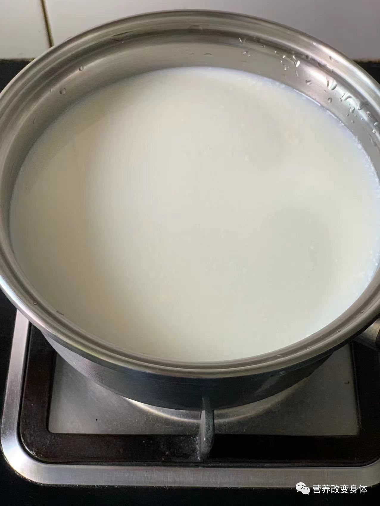 自己做酸奶怎么做_(老酸奶的做法自制)